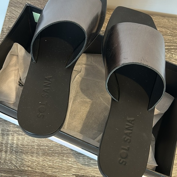 Solsana Mila Slide Sandal in Dark Silver NIB - Picture 8 of 11